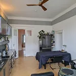 Modern Meets Classic - Near Volkspark Schoeneberg דירה *