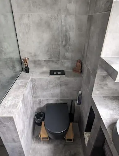 Modern Meets Classic - Near Volkspark Schoeneberg Daire