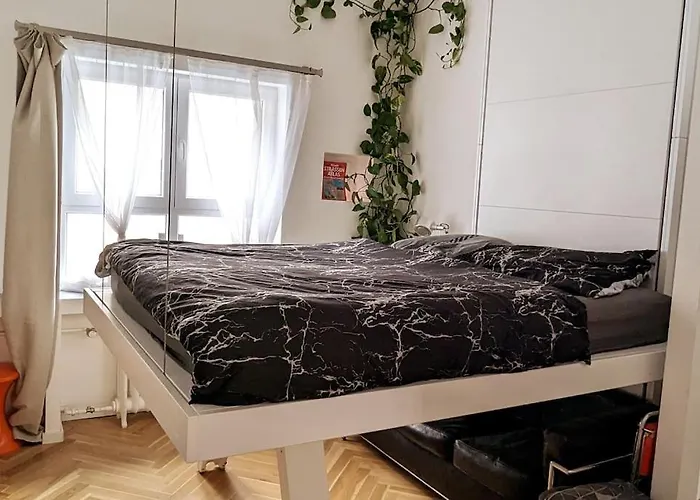 Daire Modern Meets Classic - Near Volkspark Schoeneberg *