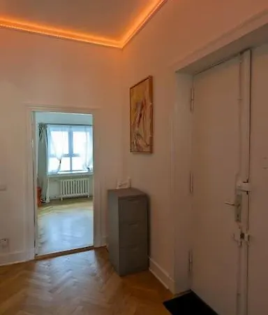 Apartment Modern Meets Classic - Near Volkspark Schoeneberg