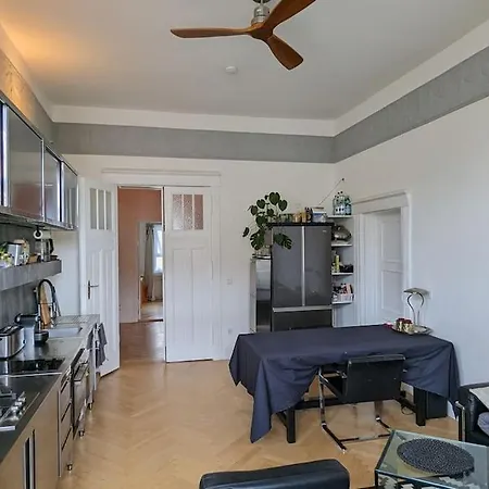 Modern Meets Classic - Near Volkspark Schoeneberg Apartment *